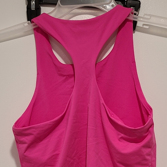 Under Armour Girls Motion Crop Tank Hot Pink YXL NEW WITH TAGS - Picture 5 of 5